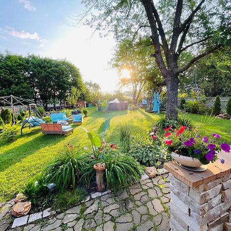 Schaumburg Paradise Oasis With A Secret Garden And Private Pool Exterior photo