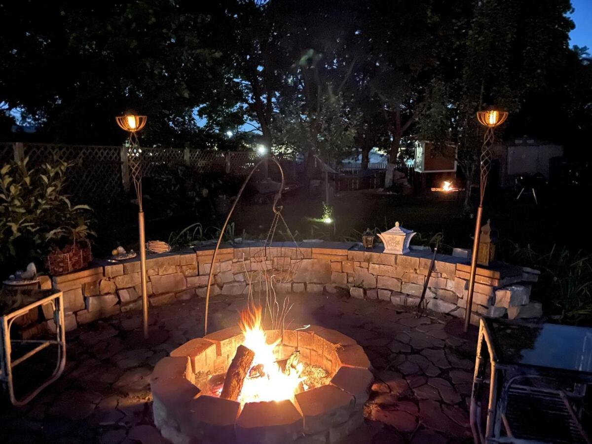 Schaumburg Paradise Oasis With A Secret Garden And Private Pool Exterior photo