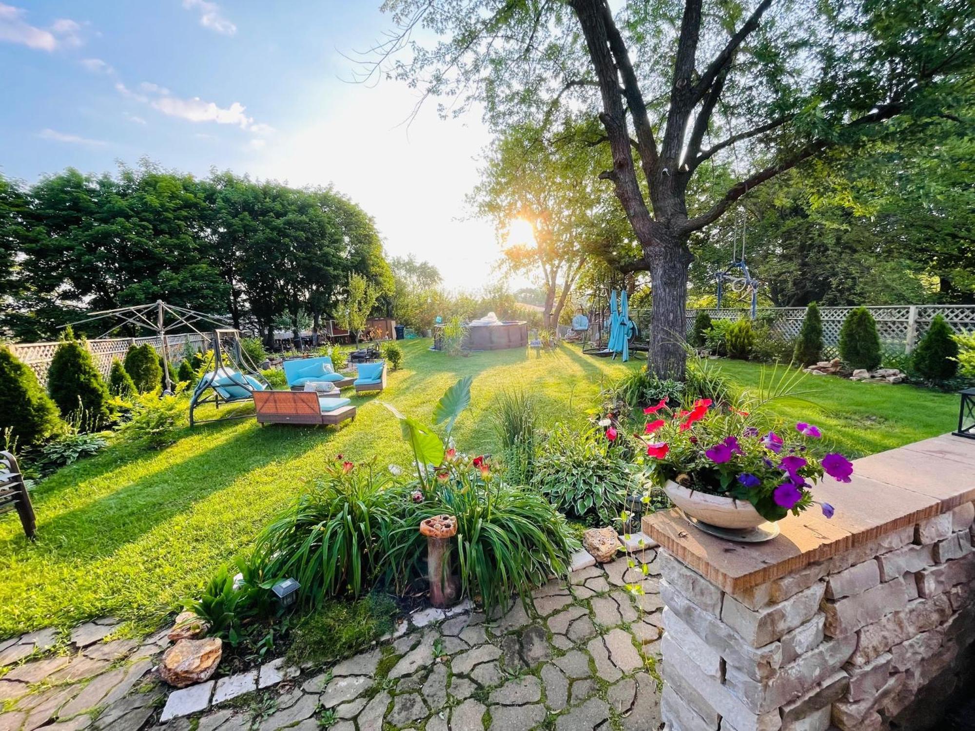 Schaumburg Paradise Oasis With A Secret Garden And Private Pool Exterior photo